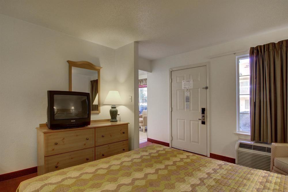 Atlanta Hotel Roswell Bagian luar foto