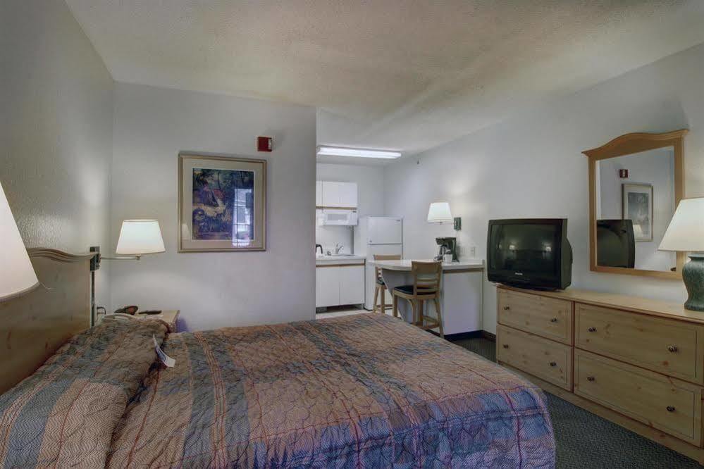 Atlanta Hotel Roswell Bagian luar foto